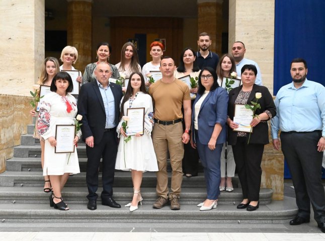 На Закарпатті відзначили кращих вчителів області На Закарпатті відзначили кращих вчителів області