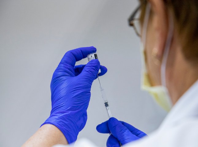 Одна з громад Закарпаття вирішила розіграти 60 тисяч гривень серед вакцинованих