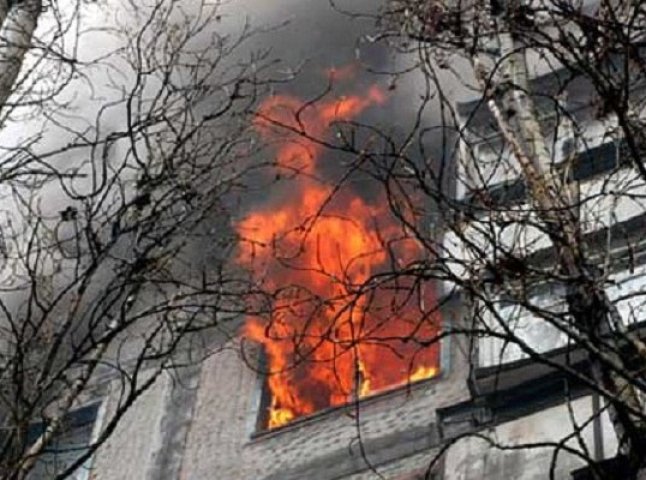 На вулиці Льва Толстого в Ужгороді запалала квартира