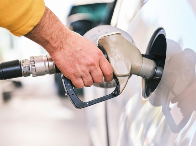 АЗС дозволили підвищити ціни на бензин та дизель: яка тепер гранична вартість пального