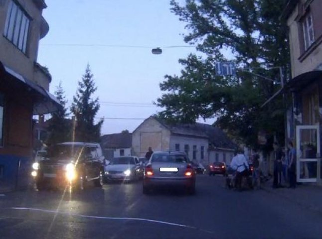 В Ужгороді джип наїхав на велосипедиста