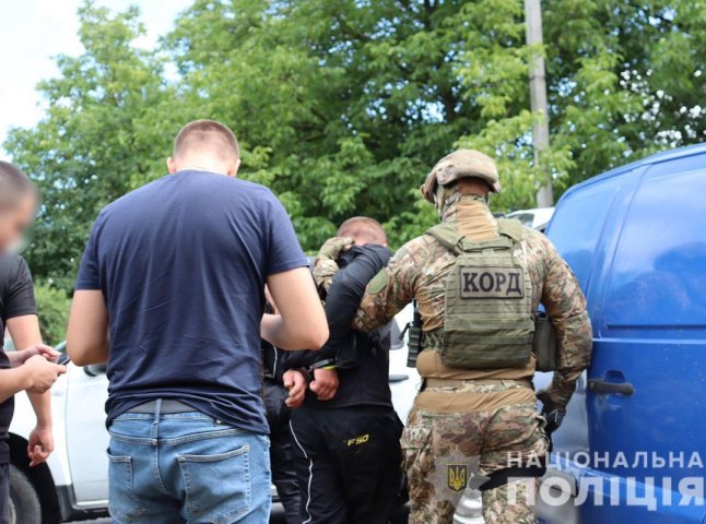Поліцейські показали, як КОРД затримував зловмисників на Закарпатті