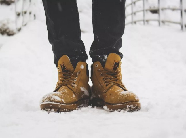 Промокло взуття взимку: як швидко його висушити