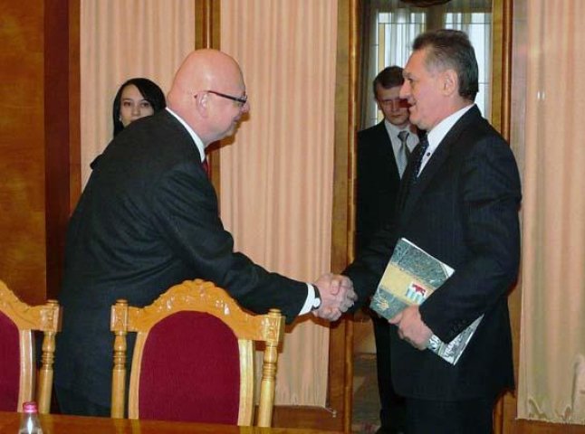 Губернатор Закарпаття зустрівся з послом Угорщини