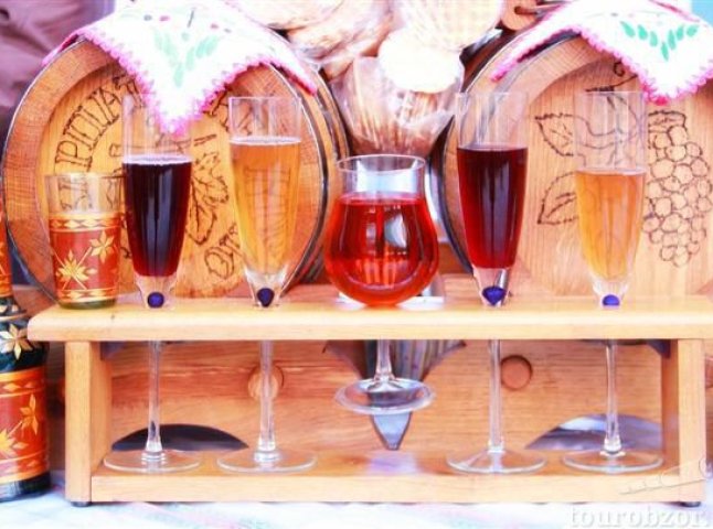 У Мукачеві нагородили переможців фестивалю-конкурсу "Червене вино – 2014" (ФОТОФАКТ)