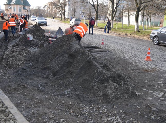 На капітальний ремонт тротуарів на вулиці Закарпатській у Мукачеві планують виділити понад 600 тисяч гривень