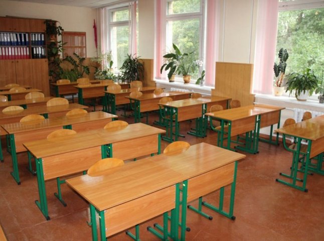 Через пожежу в одній зі шкіл Ужгородщини на кілька днів припинили навчальний процес