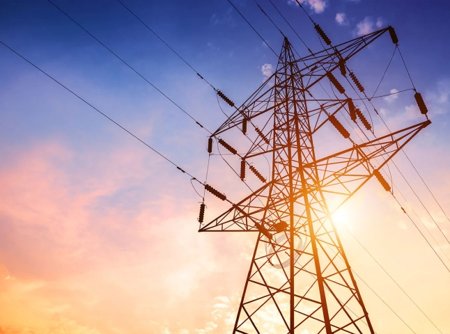 Відключень електрики побільшає: один енергоблок виведуть у ремонт