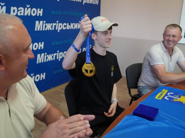 На Хустщині зустріли переможця Міжнародної хімічної олімпіади