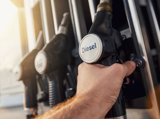 Чи подорожчає дизель після того, як Угорщина та Словаччина зупинили експорт