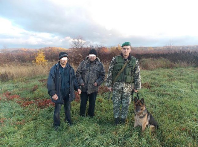 Неподалік словацького кордону прикордонники затримали двох нелегалів