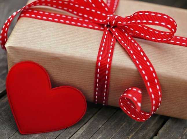 У серці Ужгорода влаштували благодійний ярмарок до Дня Валентина