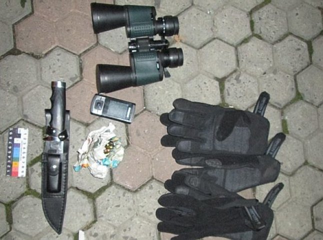 У Мукачеві міліція затримала озброєних до зубів жителів Київської та Чернігівської областей (ФОТО)