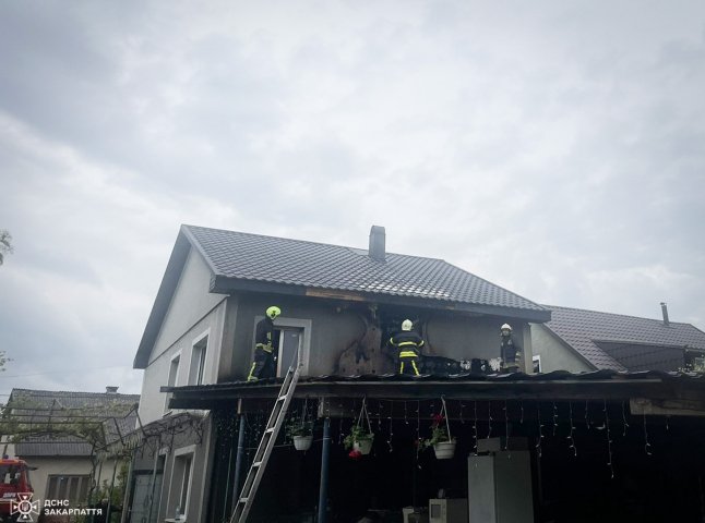 У селищі на Тячівщині вчора вирувала пожежа У селищі на Тячівщині вчора вирувала пожежа