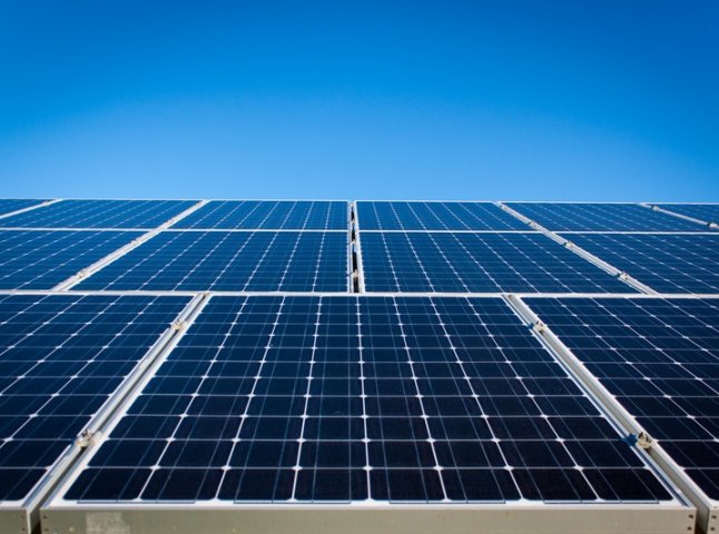 Верховна Рада спростила порядок встановлення сонячних батарей для приватних господарств