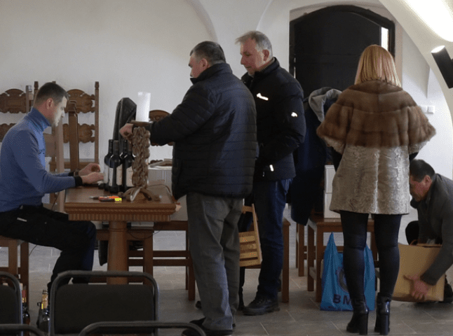 У Мукачеві пройшла реєстрація взірців вин на конкурс "Червене вино"