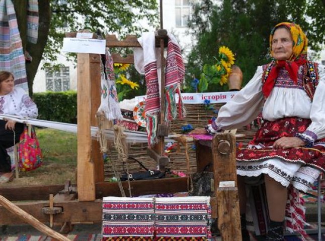 В Ужгороді презентують каталог та відеофільм про народних майстрів та умільців Закарпаття