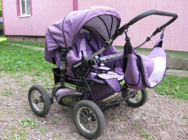 На Іршавщині жінка наїхала на дитячий візок
