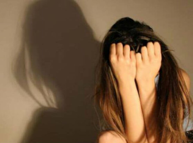 У Мукачеві намагались згвалтувати 15-річну дівчину