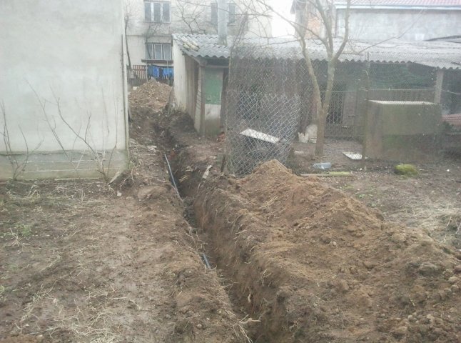 В Іршаві відновили роботу проблемного водопроводу (ФОТО)