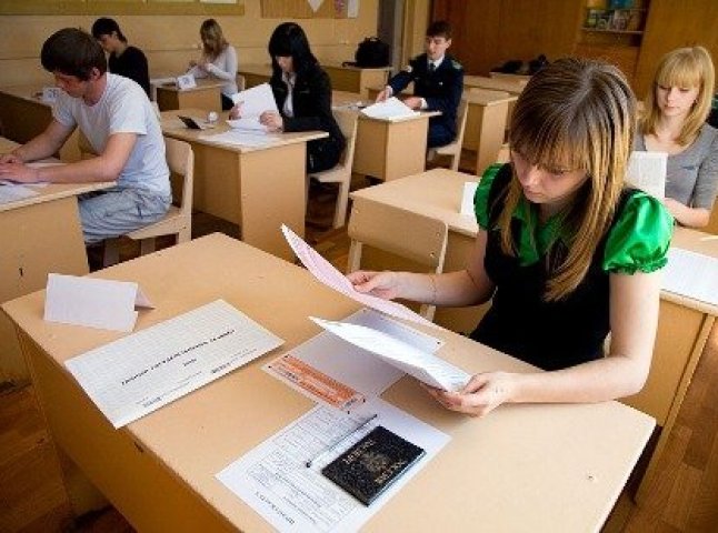 14 школярів у Берегові не з’явились на ЗНО з української мови та літератури