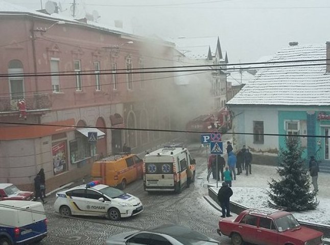 Пожежа на вулиці Возз’єднання у Мукачеві виникла у житловому будинку