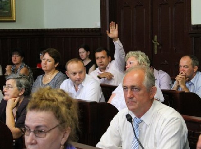 Депутати Мукачівської міської ради просять Януковича утриматися від підписання "мовного" закону