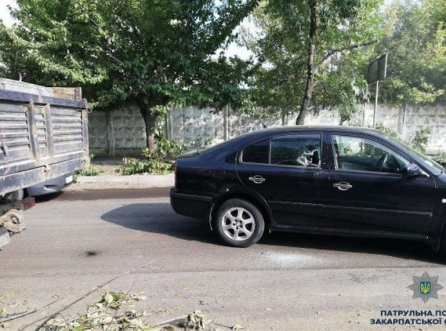 В Ужгороді сталася аварія на перехресті вулиць Заньковецької і Грушевського