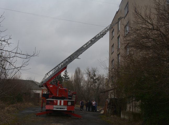 В Ужгороді сталась пожежа: горів готель