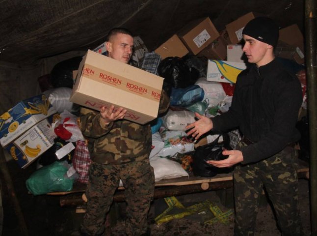 Діти з Дебальцевого отримали подарунки від іршавських волонтерів (ФОТО)