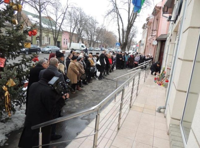 Біля консульства Угорщини в Берегові вшанували жертв жахливої аварії в Італії
