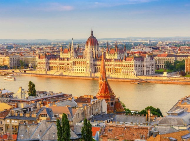 У сусідній Угорщині відбудуться парламентські вибори