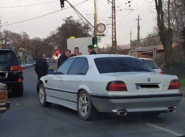 В Ужгороді зіткнулися Lexus та BMW
