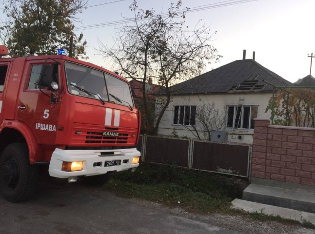 Майже дві години рятувальники гасили пожежу на Іршавщині