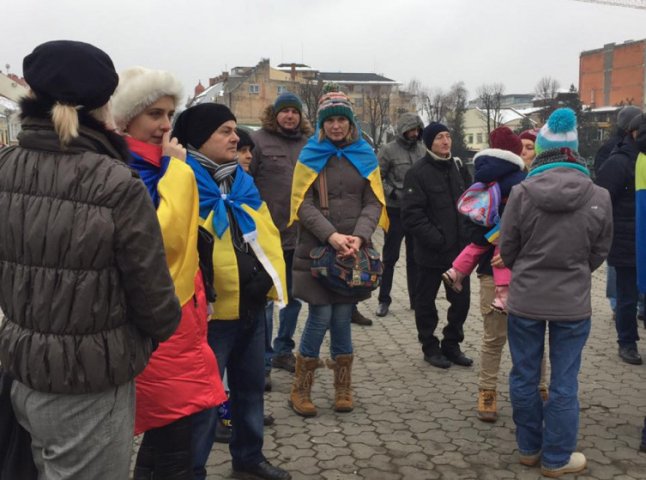 В Ужгороді відбулась акція "Червоні лінії для Зеленського"