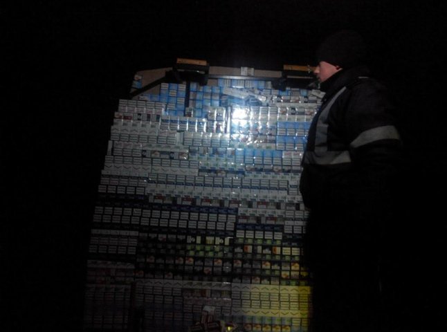 Вночі на кордоні затримано контрабанду на понад 300 тисяч гривень