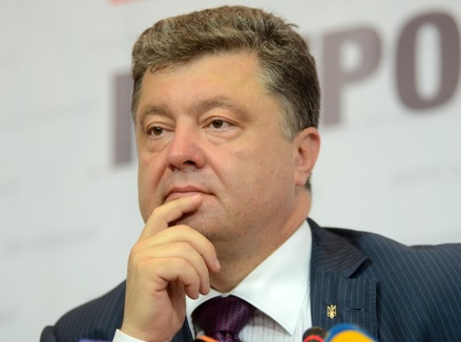 Трьом закарпатцям Порошенко призначив довічні державні іменні стипендії