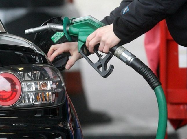 Міністр інфраструктури дав відповідь, коли зникне дефіцит пального
