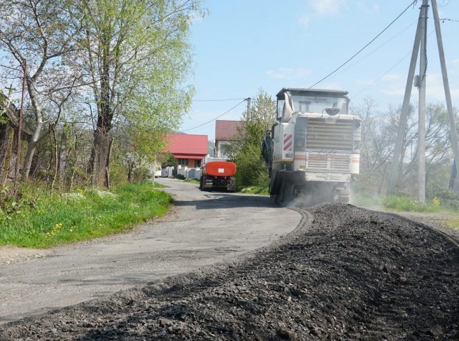 У селі Лавки відремонтують кілька кілометрів дороги