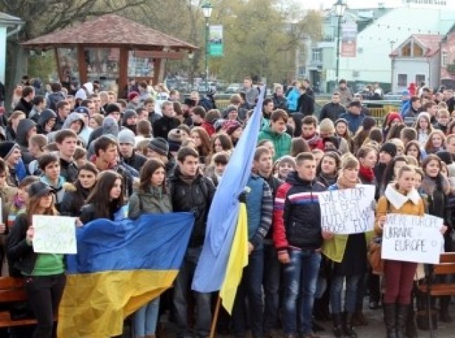 Федір Ващук підписав розпорядження, згідно якого до 6 грудня студенти та викладачі УжНУ можуть страйкувати (ФОТОФАКТ)