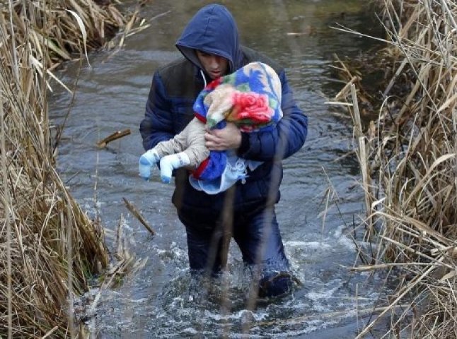 За незаконне переправлення мігрантів через Закарпаття пакистанця засудил на два роки ув’язнення