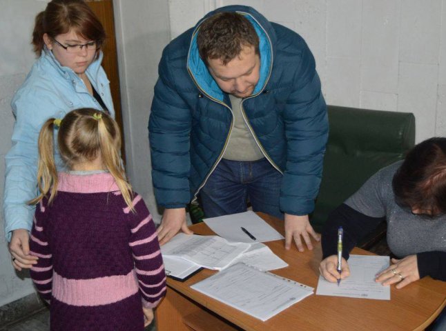 З бюджету Закарпаття виділять 400 тисяч гривень на допомогу переселенцям з Донбасу