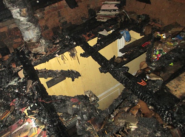 Іршавські пожежники загасили полум’я у житловому будинку (ФОТО)