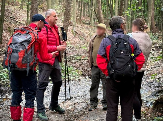 Рідні забили на сполох: чоловік заблукав у лісі, збираючи гриби