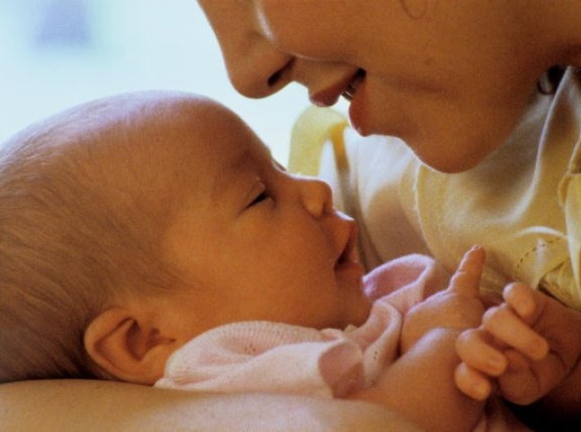 Мукачівська єпархія оголосила старт фотоконкурсу "Як добре бути мамою!"
