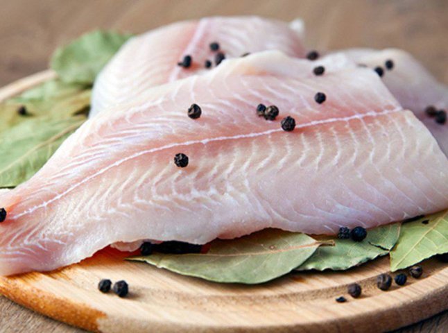Названо рибу, яку не радять їсти, хоча її продають майже у всіх супермаркетах