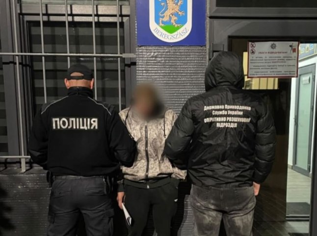Мав показати, де перейти через загорожу — на Закарпатті затримали «переправника»