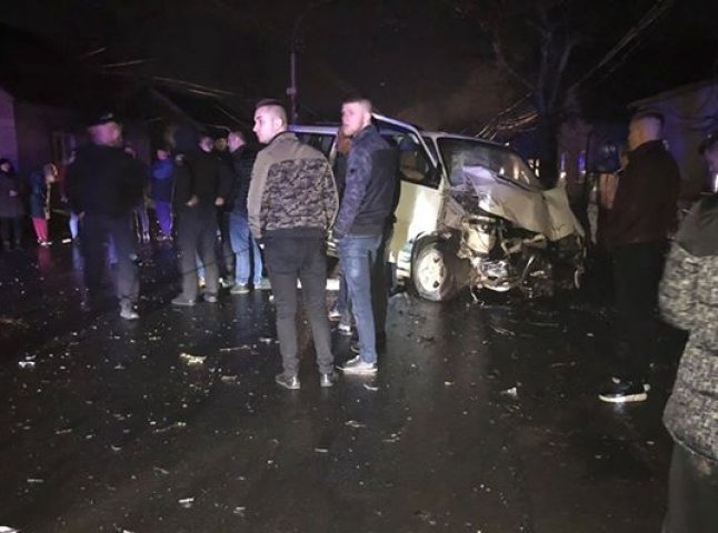 Загалом у ДТП у Виноградові постраждали 6 осіб, одна людина загинула, – рятувальники