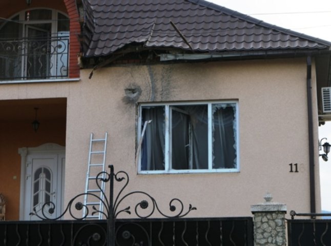 У Виноградові обстріляли будинок, який належить екс-прокурору