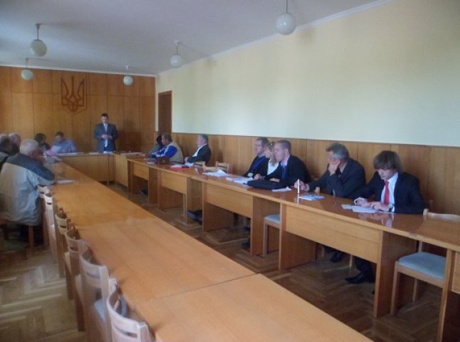 На перші засідання закарпатських ОВК не прийшли члени, які проживають у інших регіонах України